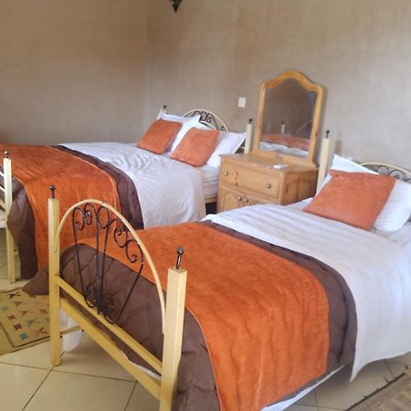 Hotel Riad Le Petit Prince Мерзуга Номер фото